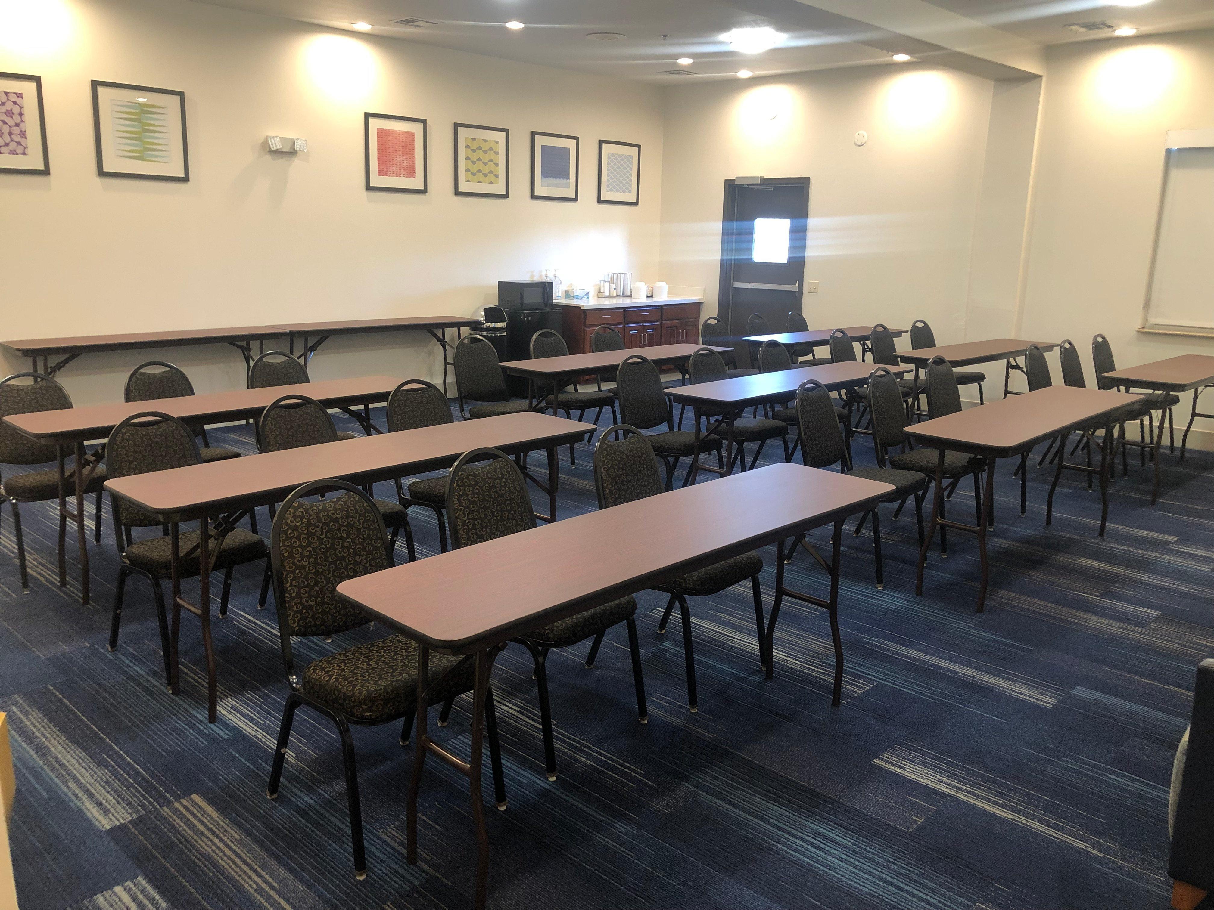 Holiday Inn Express Hotel & Suites Woodward Hwy 270 By Ihg Exteriér fotografie