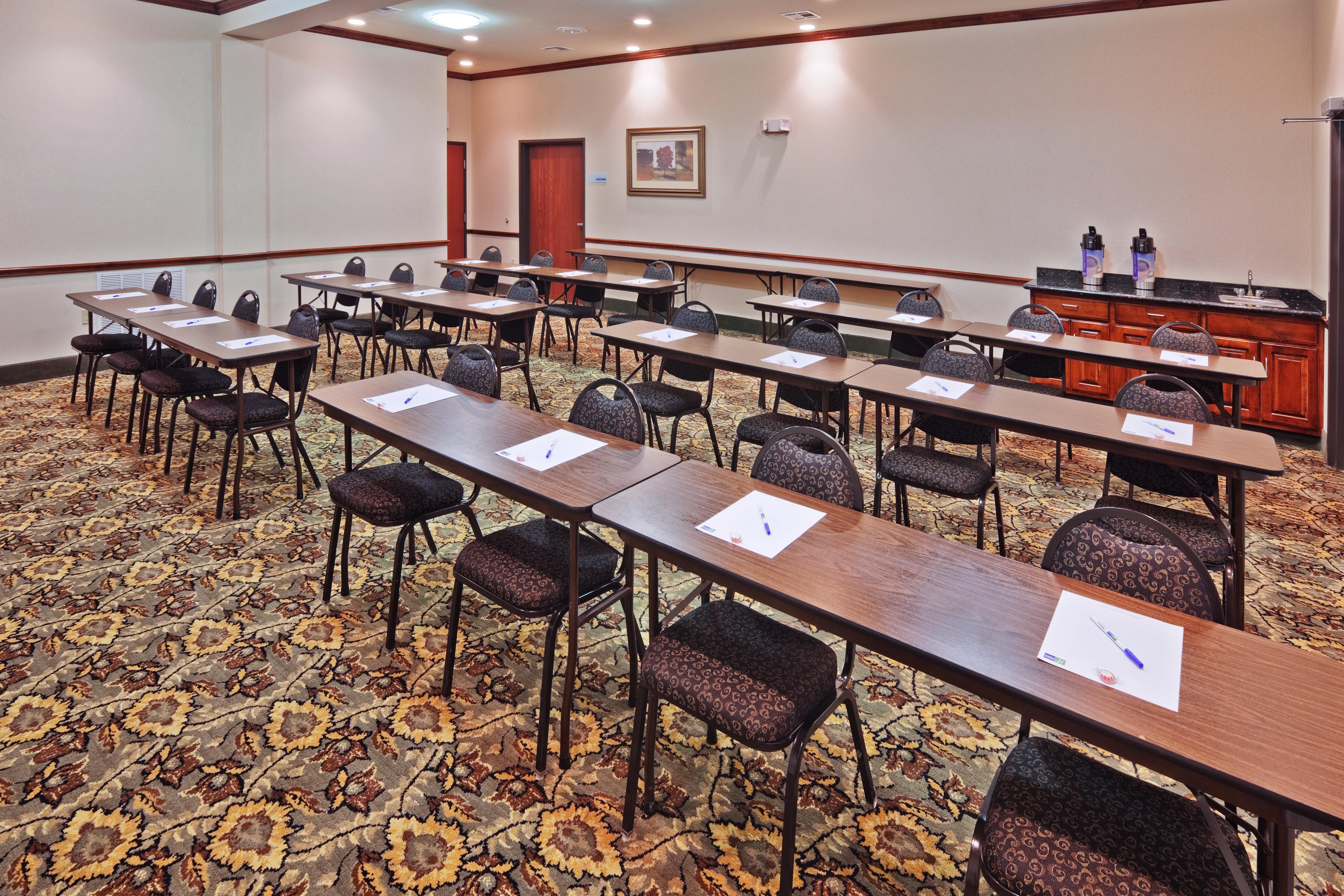 Holiday Inn Express Hotel & Suites Woodward Hwy 270 By Ihg Exteriér fotografie